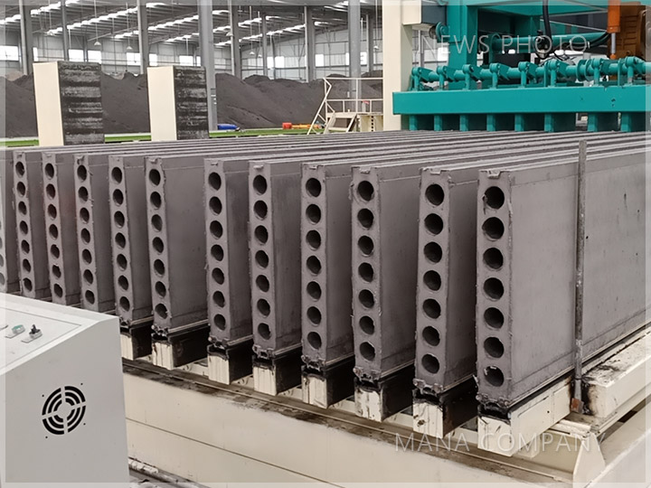 1598681577551766.jpg 01年產100萬的現場.jpg