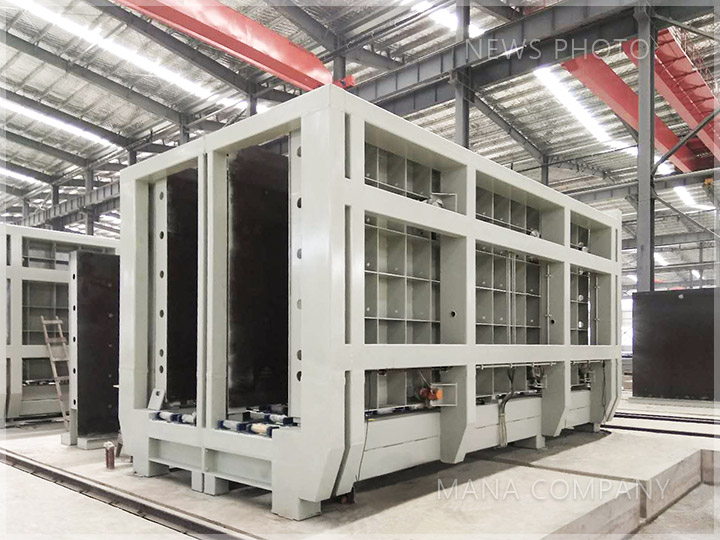 1612776522916770.jpg 成組立模PC構(gòu)件生產(chǎn)線-01現(xiàn)場.jpg