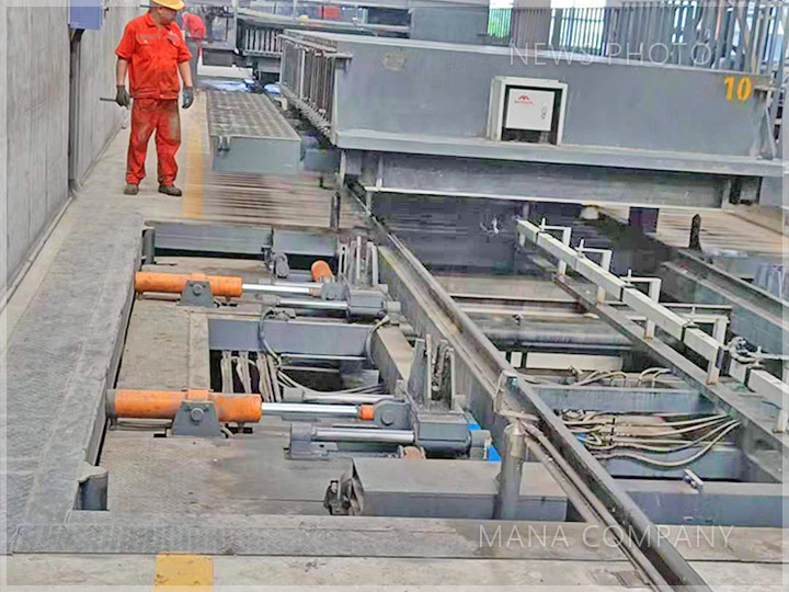 1629871376327686.jpg 現(xiàn)場(chǎng)-開(kāi)合模機(jī).jpg