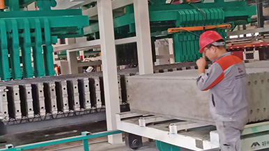 發(fā)泡水泥墻板設(shè)備 水泥發(fā)泡條式墻板生產(chǎn)線 高產(chǎn)能 高度自動(dòng)化 發(fā)泡水泥墻板設(shè)備 水泥發(fā)泡條式墻板生產(chǎn)線 高產(chǎn)能 高度自動(dòng)化